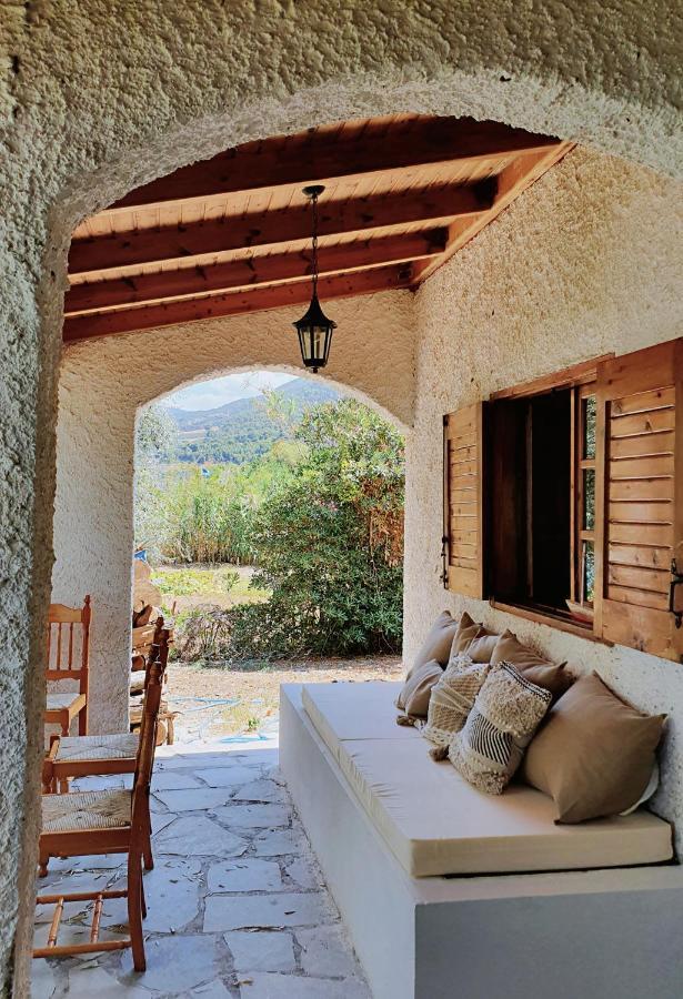 Villa Al-Ari Diakopto Zewnętrze zdjęcie